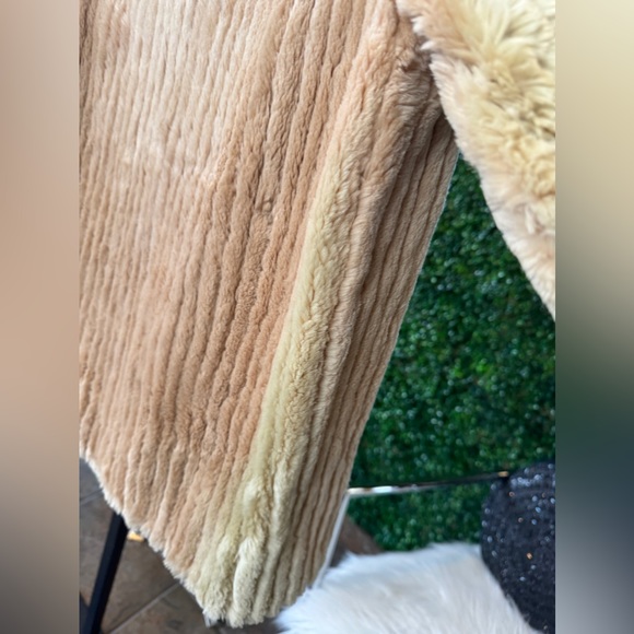 Carl W. Herrmann Fur Coat - Picture 11 of 11